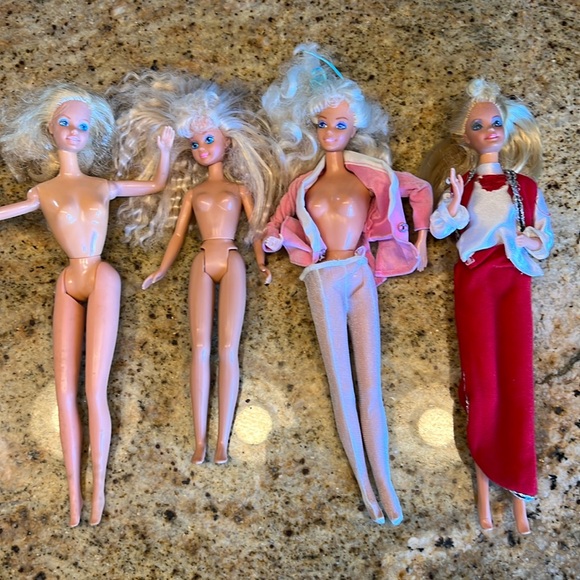 Vintage‎ Barbie + clothes and accessories - Picture 1 of 10